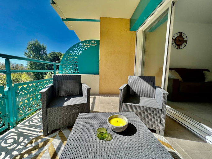 Room 4, Quiet Studio Swimming Pool Roquebrune, Alpes-Maritimes