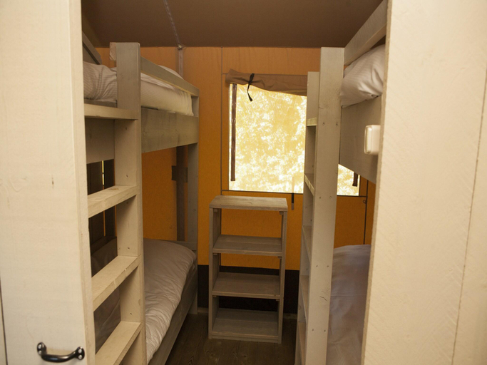 Bedroom 2, Safari Tent in Nature with Private Facilities, Barneveld