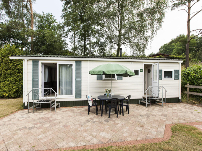Exterior & Views 1, Chalet in Arcen with Private Terrace, Arcen en Velden