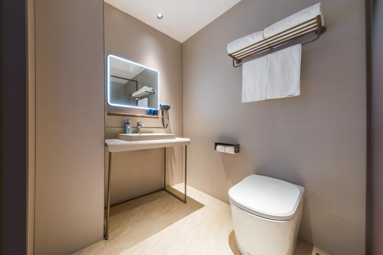 Bathroom 4, Hanting Hotel Qingdao North Railway Station, Qingdao