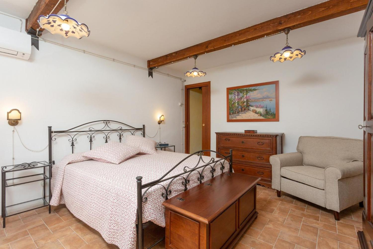 Bedroom 3, Villa Casale Silvia Large Private Pool, A/C, WiFi, Terni