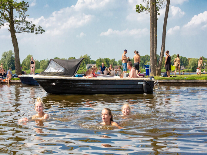 Facilities 3, Fenced Garden Family Chalet, Steenwijkerland