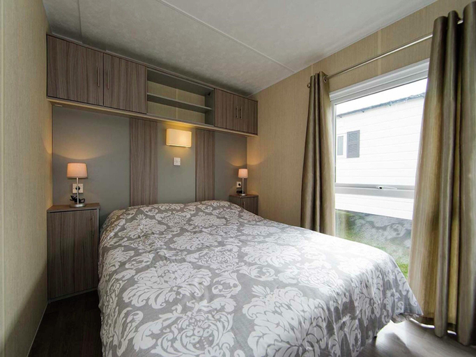 Bedroom 2, Chalet by De Regge with Sauna, Wierden