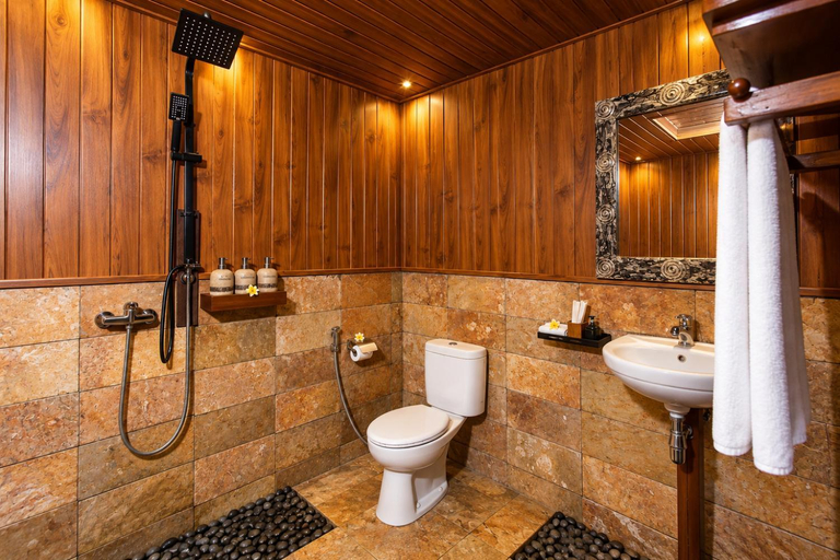 Bathroom 3, Tirta Jenar Villas, Gianyar