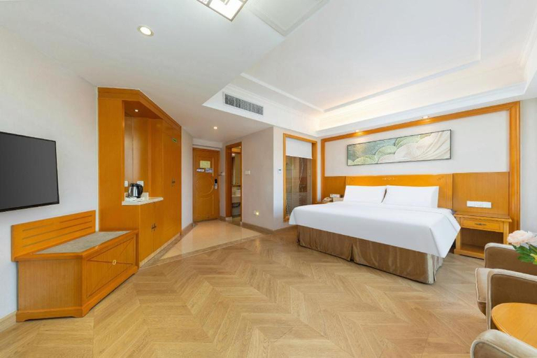 Bedroom 2, Vienna Hotel Shenzhen Dalang Clothing Base Branch, Shenzhen