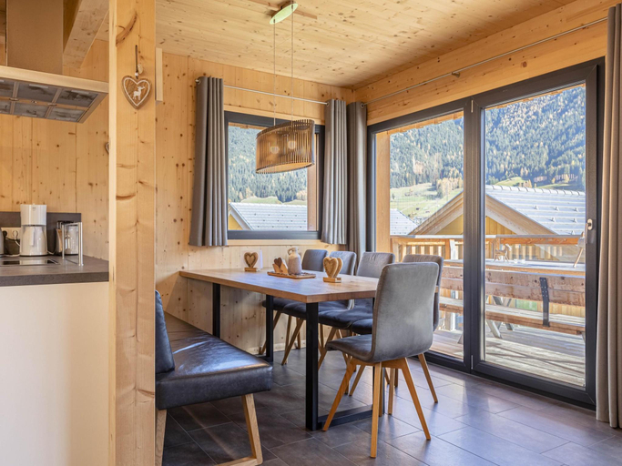 Food & Drinks 4, Gorgeous Chalet in Steinach am Brenner Near Ski Area, Innsbruck Land