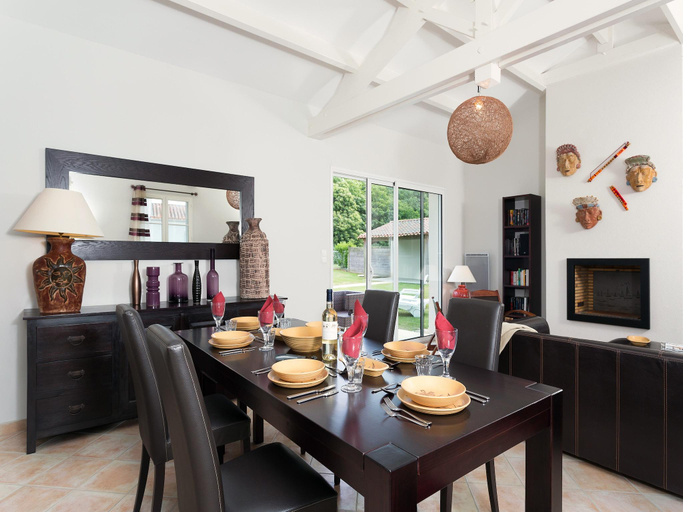 Food & Drinks, Spacious villa with private swimming pool, Vendée