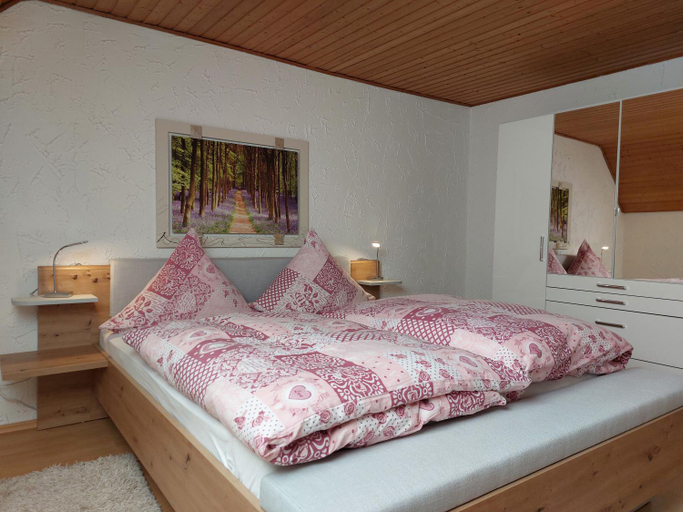 Bedroom 3, Ferienwohnungen Haus Luft, Olpe
