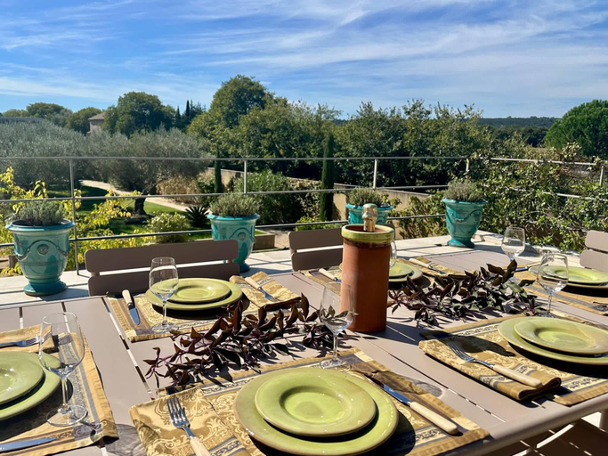 Balcony/terrace 5, Provencal Villa with Garden & Pool, Gard