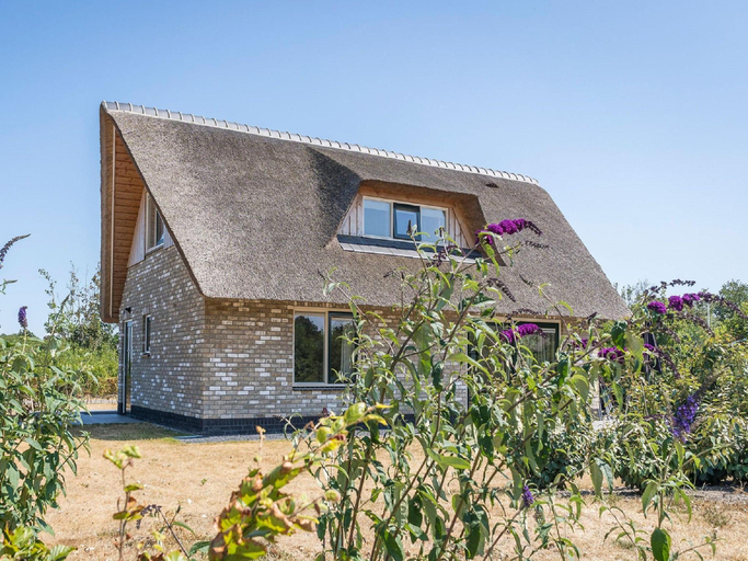 Exterior & Views 1, Charming Thatched Villa in Texel, Texel