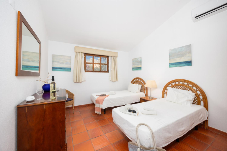Facilities 5, Villa Mexico in Quarteira, Loulé