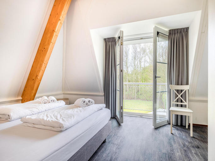 Bedroom 2, Villa in Banjaard near Sandy North Sea Beach, Noord-Beveland