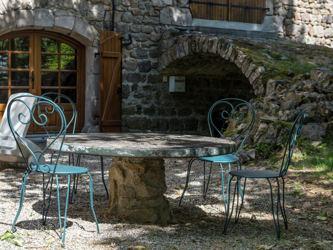 Garden 2, Secluded Stone Villa Retreat, Ardèche
