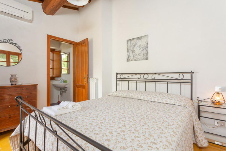 Bedroom, Villa Casale Silvia Large Private Pool, A/C, WiFi, Terni