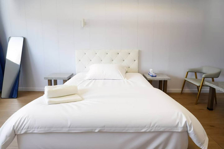 Room 4, air hotel aviacion, Valencia