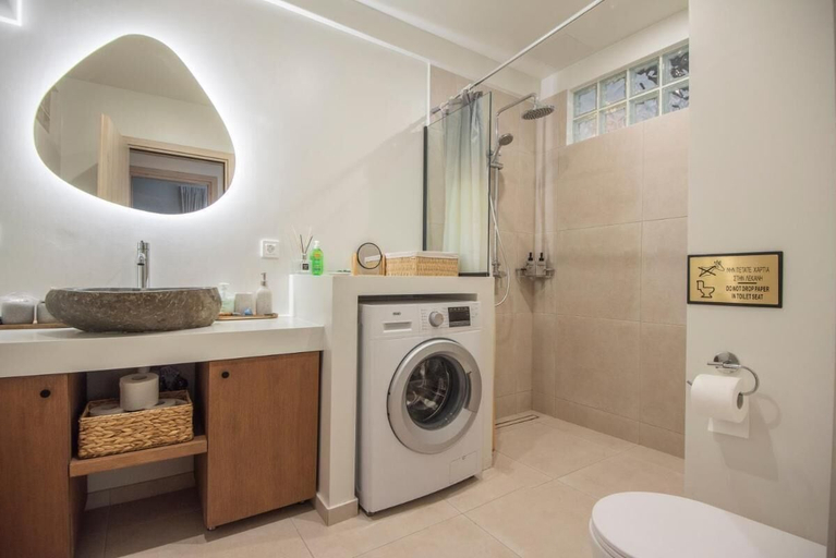 Laundry 5, Theofani's Apartment, Crete
