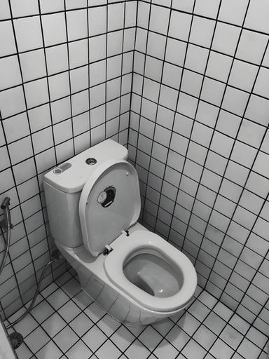 Bathroom 2, Millie hostel, Mueang Krabi