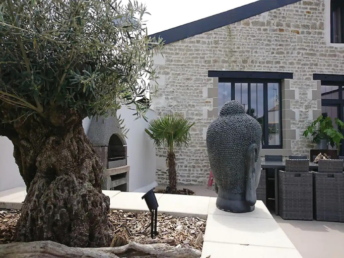 Exterior view 5, Villa in Nuaillé-d'Aunis with Private Pool, Charente-Maritime