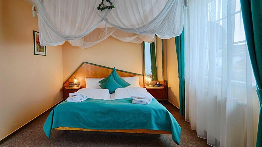 Bedroom 3, Hotel Auerhahn, Hildburghausen