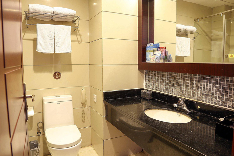 Bathroom 2, Junhong Hotel, Ji'an