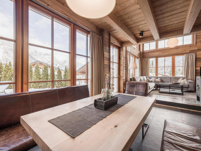 Restaurant, Modern chalet in the willow roof, Innsbruck Land
