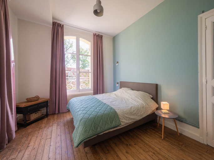 Bedroom 2, Holiday home adjoining a château., Ardennes