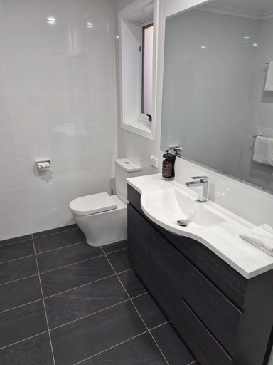 Bathroom 3, Waikerie Hotel Motel, Loxton Waikerie - West