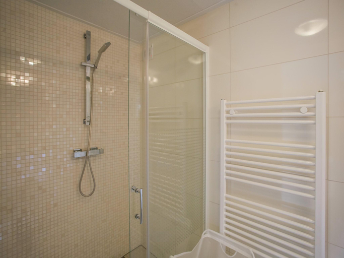 Bathroom 3, Chalet in Kattendijke near Eastern Scheldt, Goes