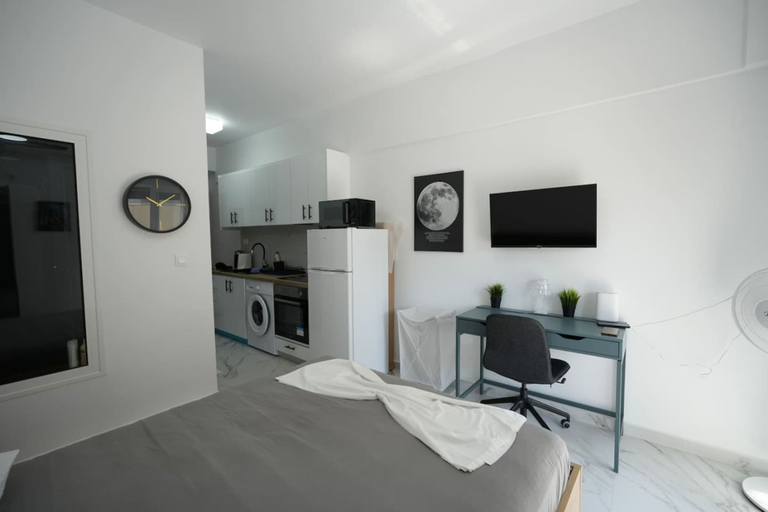 Room 2, Couples Cozy Seaside Studio, Peloponnese
