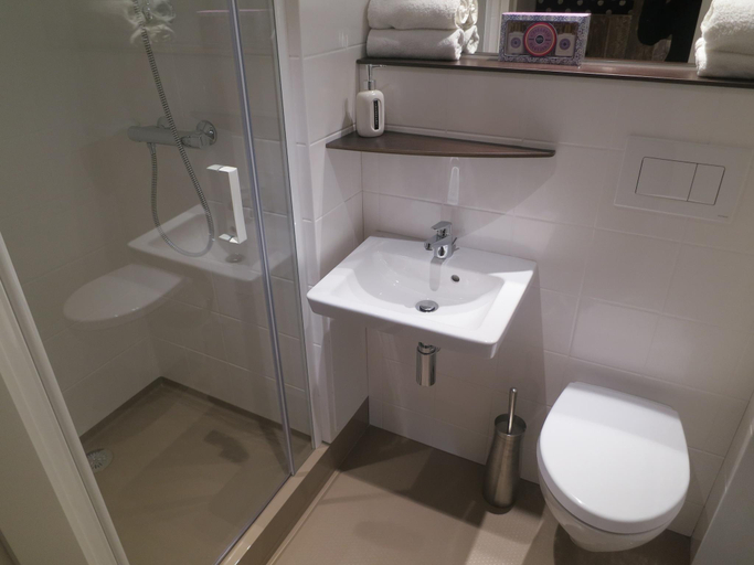 Bathroom, Lakeside Escape for Groups, Noordoostpolder