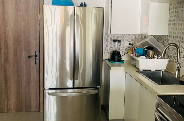 Private kitchen 3, 1 Bedroom Mountain Retreat New Kingston