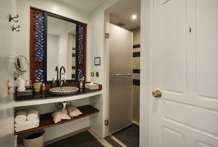 Bathroom 4, The Belle Rive Boutique Hotel, Chomphet