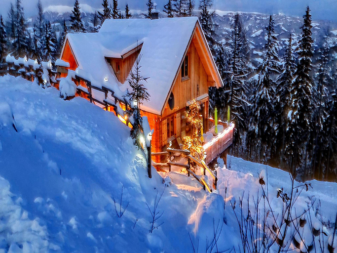 Exterior & Views