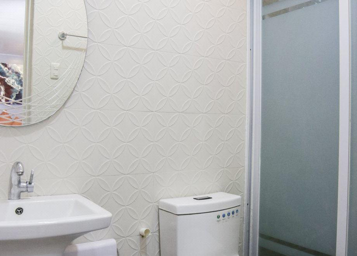 Bathroom 4, Mezza Hotel, Koronadal City
