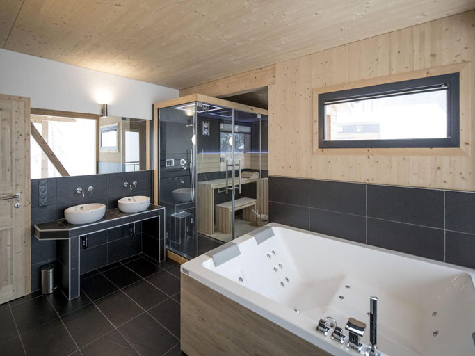 Bathroom 5, Nice chalet with balconies, Liezen