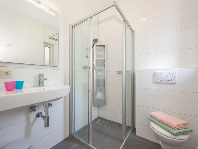 Bathroom, Modern Bungalow with Washer, Arcen en Velden