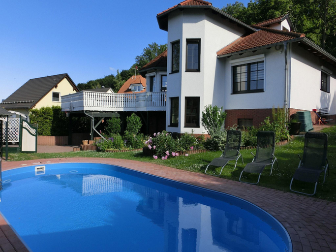 Sport & Beauty 2, Gruppenunterkunft mit Pool in Ballenstedt, Harz