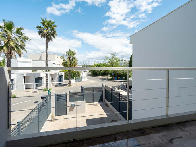 Others 2, Villa in Le Grau du Roi with Stunning Sea Views, Gard