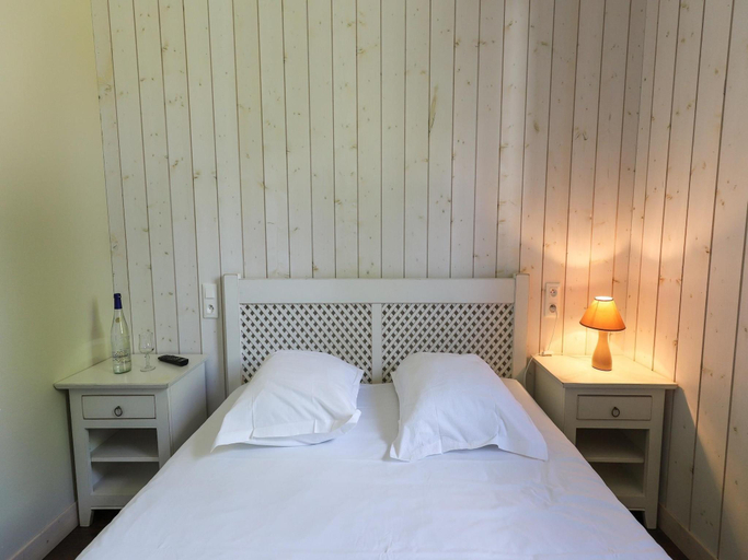 Bedroom 3, 6-Person Accessible Wooden Chalet, Corrèze