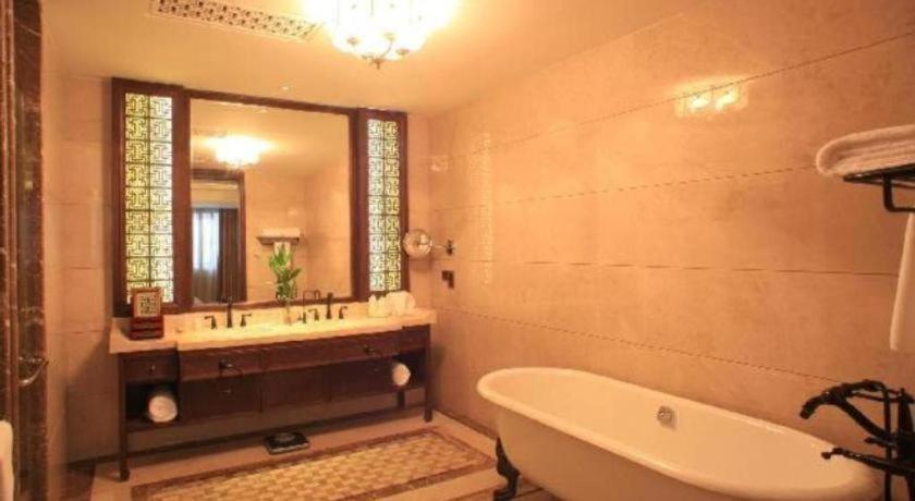 Bathroom 5, Dockside Boutique Hotel, Jiaxing