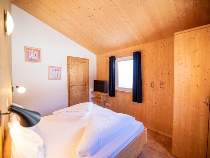 Bedroom 4, Chalet in Hohentauern With an Outdoor hot tub, Murtal