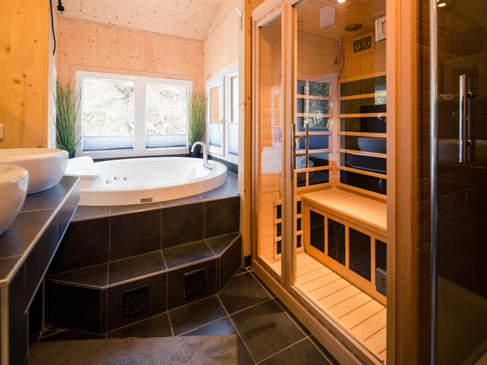 Bathroom 5, Chalet in Austria near Ski Slopes & Sauna, Murau