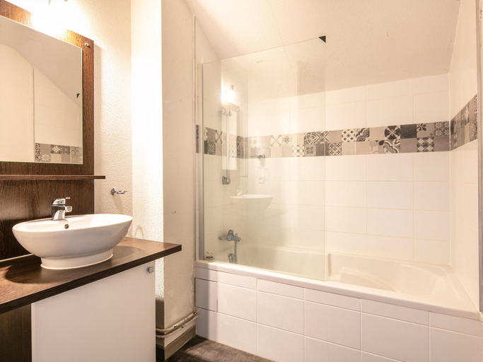 Bathroom 5, Spacious Family Chalet With Terrace, Isère