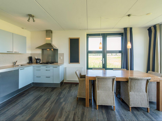 Food & Drinks 4, Hollum Villa with Shared Pool, Ameland