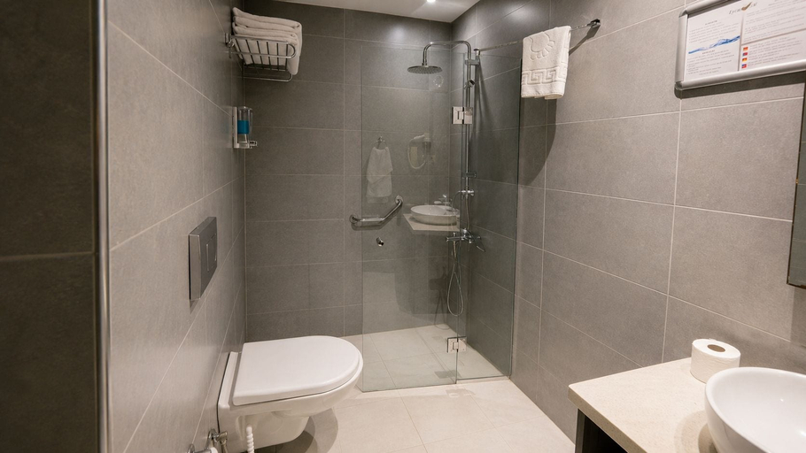 Bathroom 5, Lycus River Thermal Hotel, Akköy