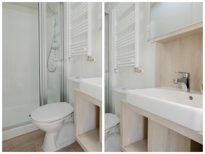 Bathroom, Middelkerke Mobile Home with Garden, West-Vlaanderen