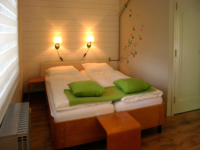 Bedroom 2, Chalet in Ootmarsum on Kuiperberg, Dinkelland