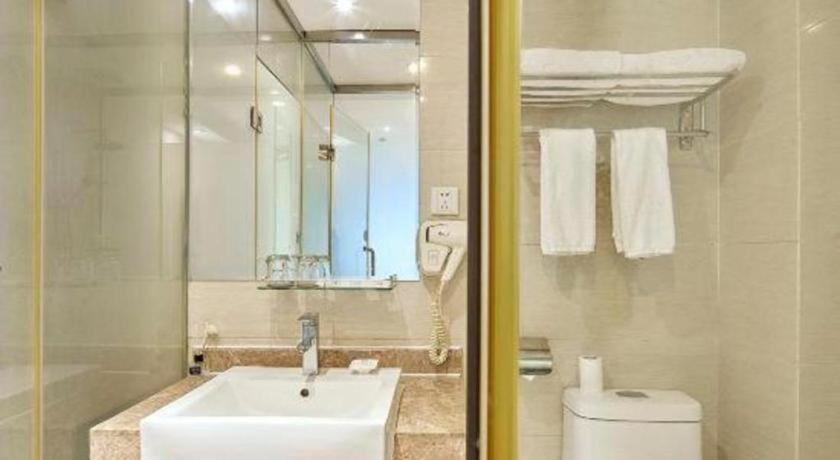 Bathroom 4, Insail Hotels Guangzhou Huangpu Dashadi Metro Station, Guangzhou