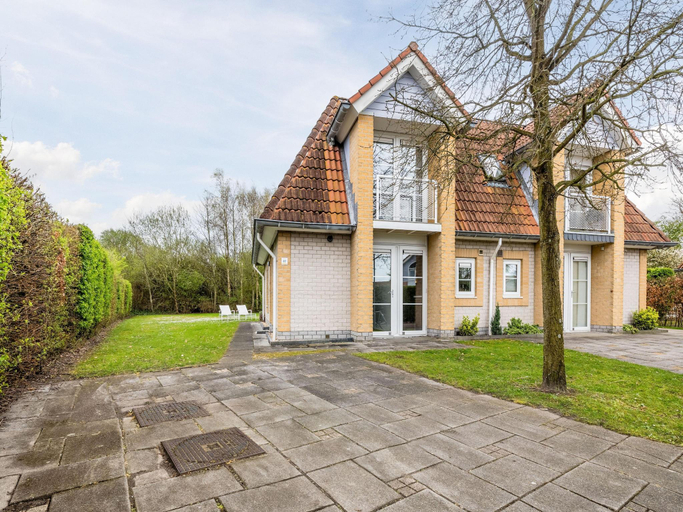 Exterior & Views 1, Villa in Banjaard near Sandy North Sea Beach, Noord-Beveland