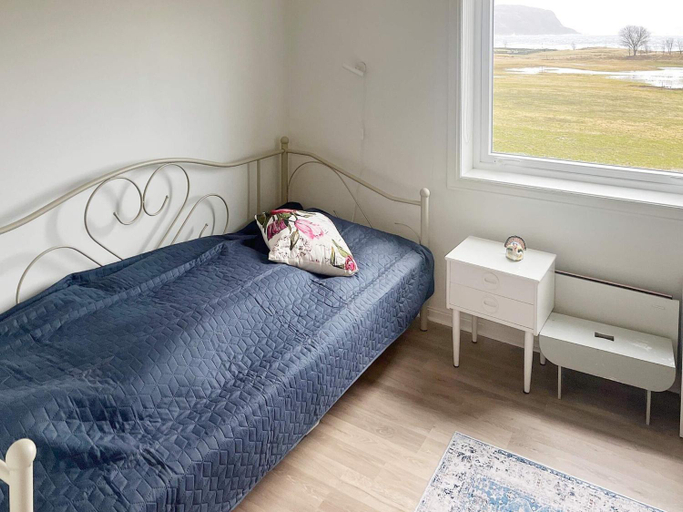 Bedroom 2, person holiday home in Bremanger, Bremanger